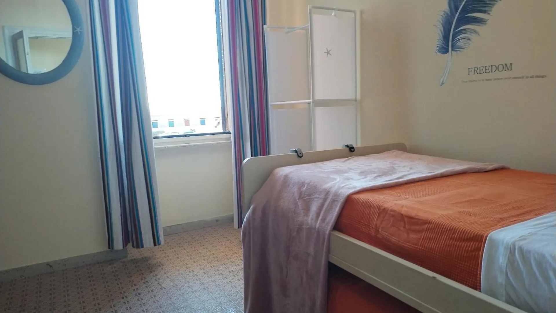 Toscanelli Room Lido di Ostia 0*,